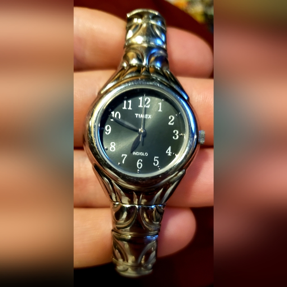 Timex Silver and Black Analog Watch with Classic Design